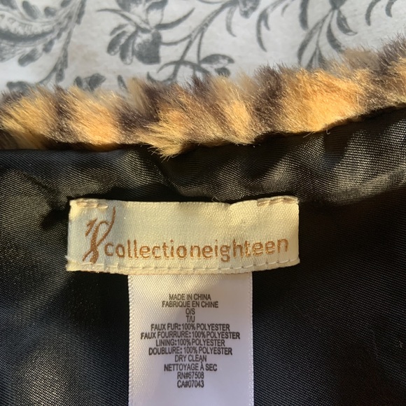 Like new faux fur wrap/ scarf - Picture 3 of 5